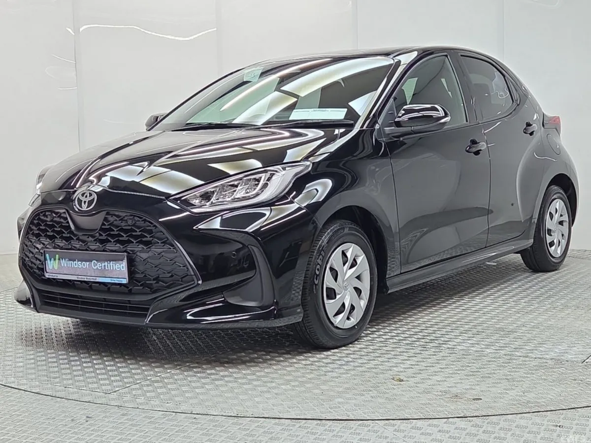Toyota Yaris Hatchback, Petrol Hybrid, 2024, Black