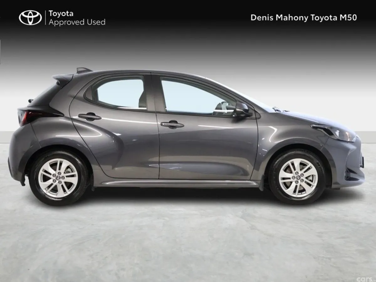 Toyota Yaris Hatchback, Petrol Hybrid, 2023, Grey