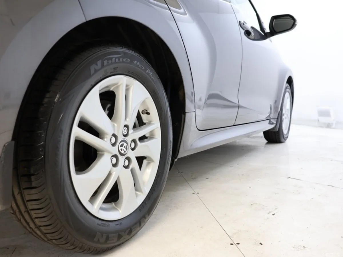 Toyota Yaris Hatchback, Petrol Hybrid, 2023, Grey