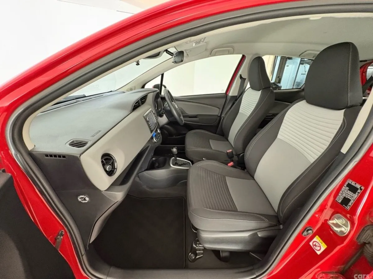 Toyota Yaris Hatchback, Petrol Hybrid, 2017, Red