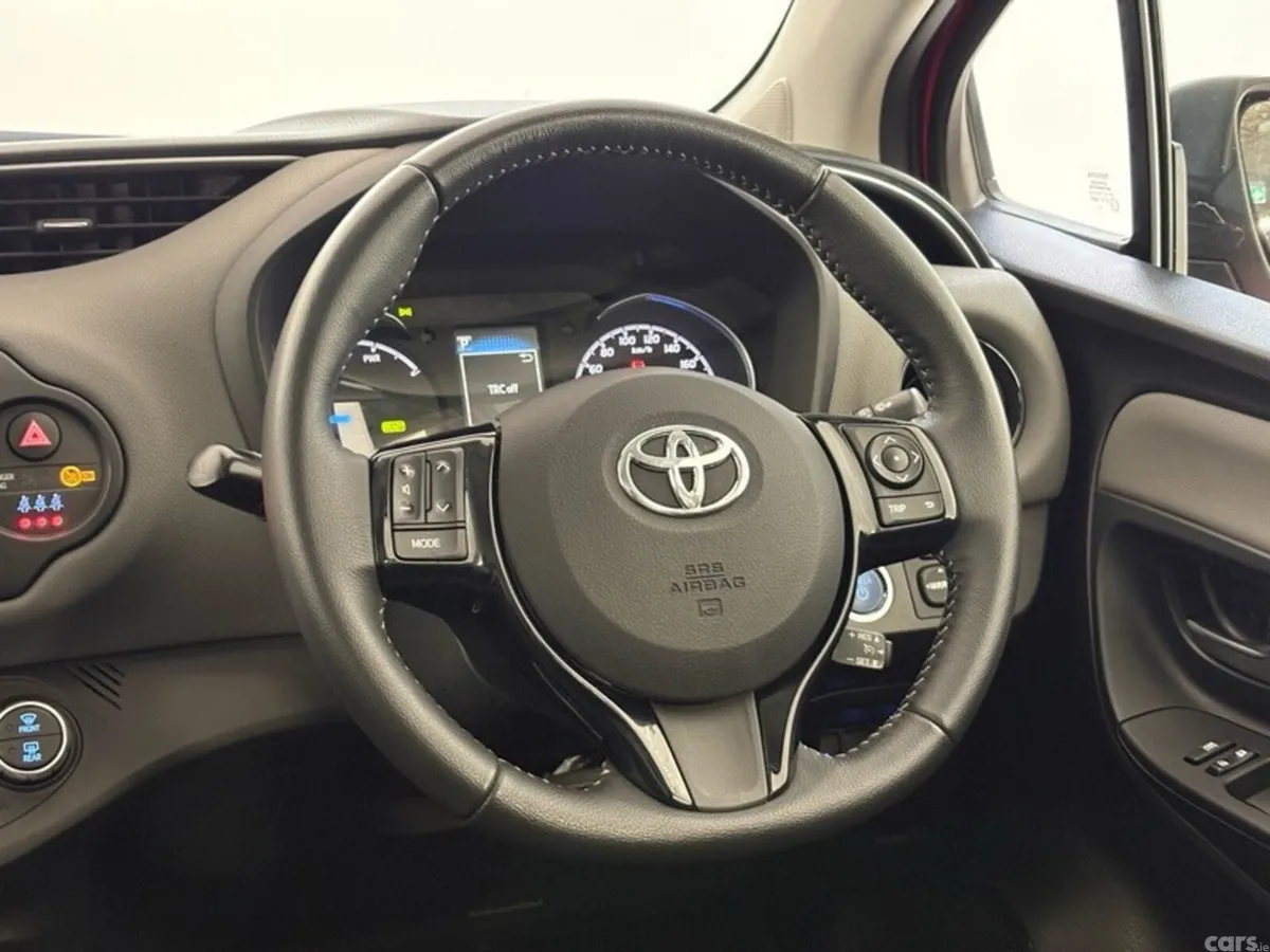 Toyota Yaris Hatchback, Petrol Hybrid, 2017, Red