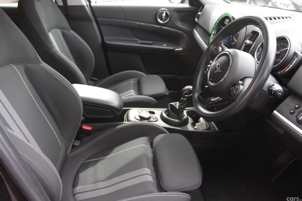 Mini Cooper Hatchback, Diesel, 2019, Black