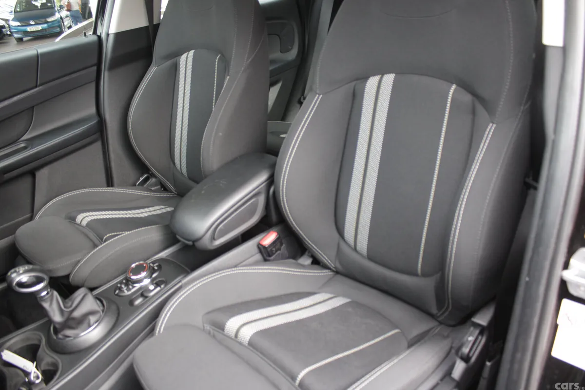 Mini Cooper Hatchback, Diesel, 2019, Black