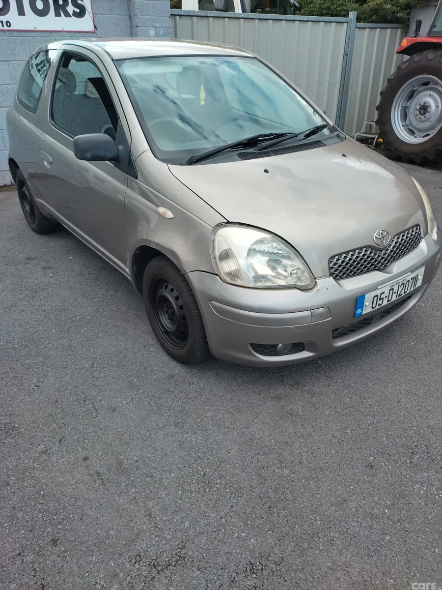 Toyota Yaris Hatchback, Petrol, 2005, Silver