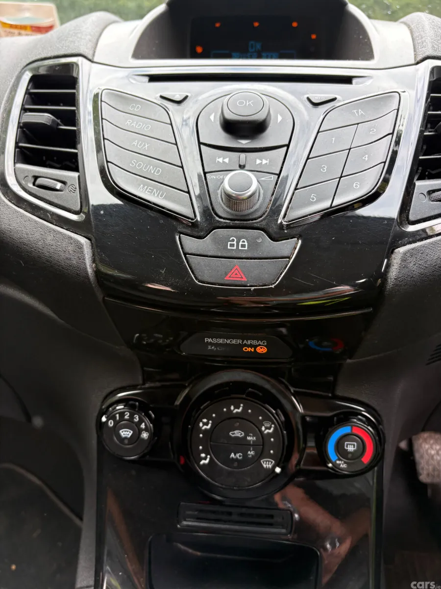 Ford Fiesta Hatchback, Petrol, 2013, Blue