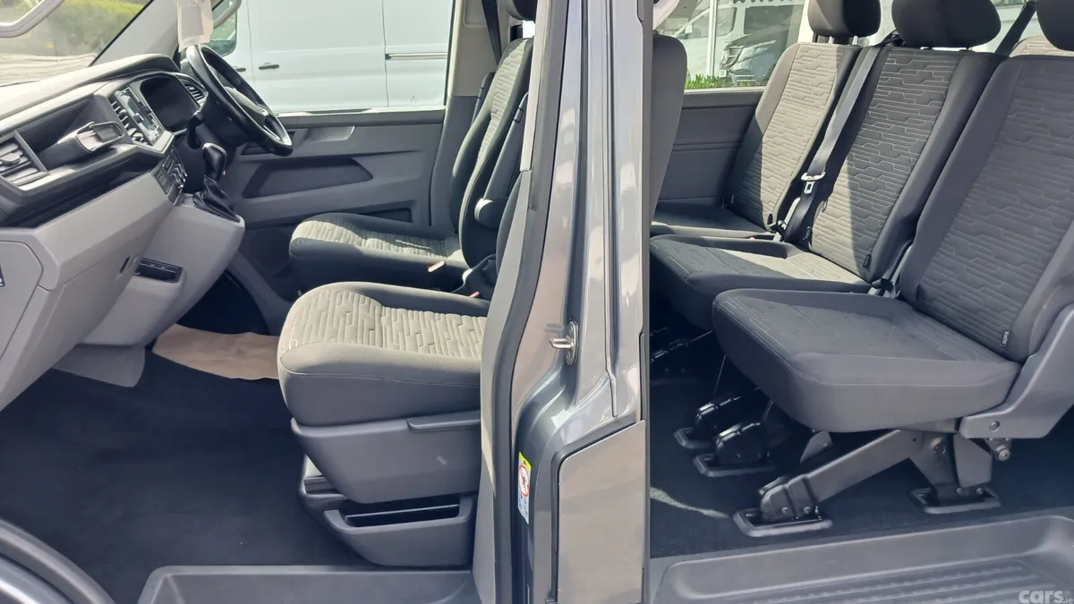Volkswagen Transporter MPV, Diesel, 2021, Grey