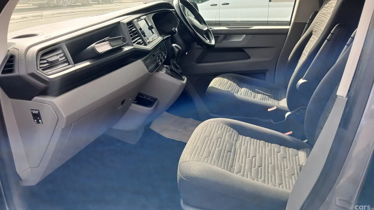 Volkswagen Transporter MPV, Diesel, 2021, Grey