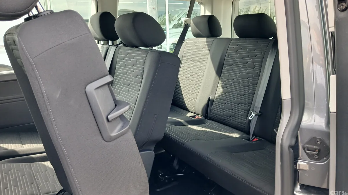 Volkswagen Transporter MPV, Diesel, 2021, Grey