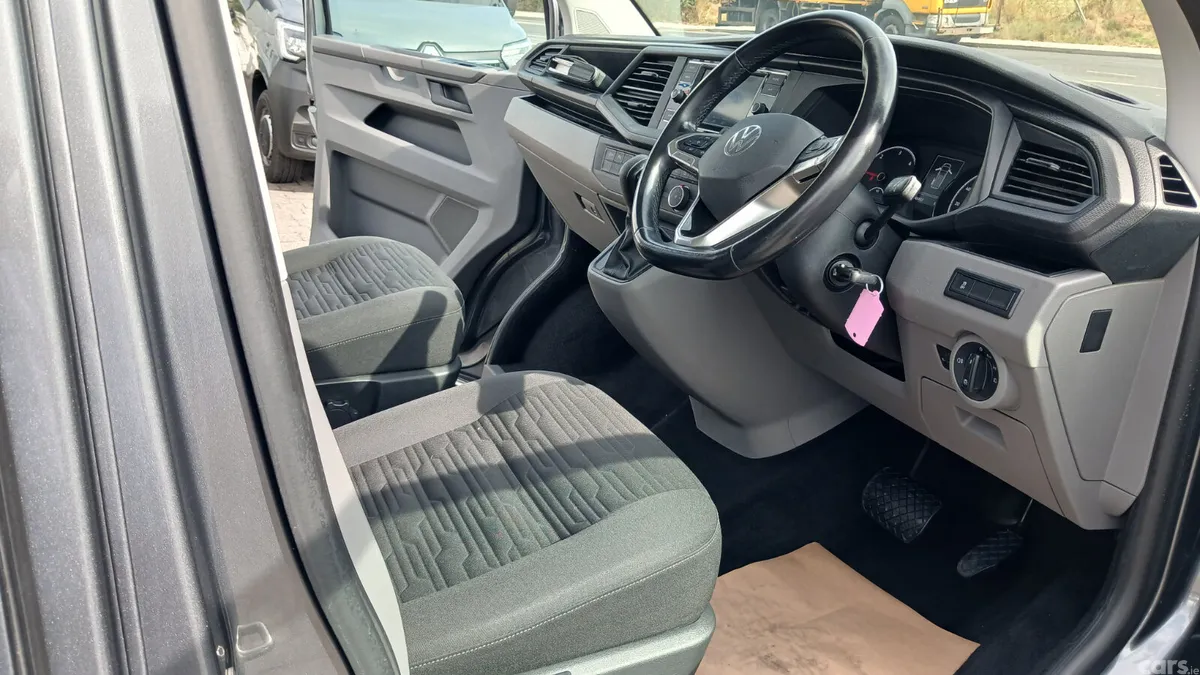 Volkswagen Transporter MPV, Diesel, 2021, Grey
