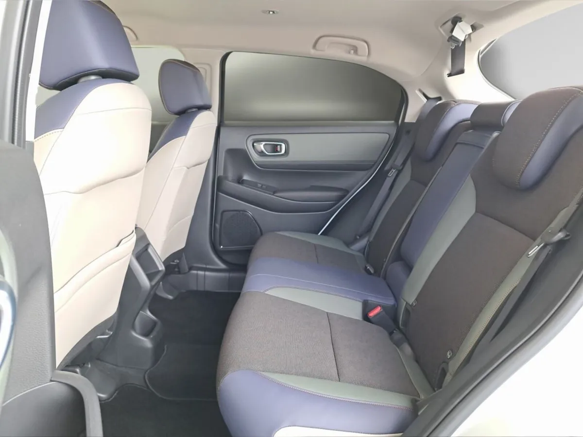 Honda Vezel SUV, Petrol Hybrid, 2024, White