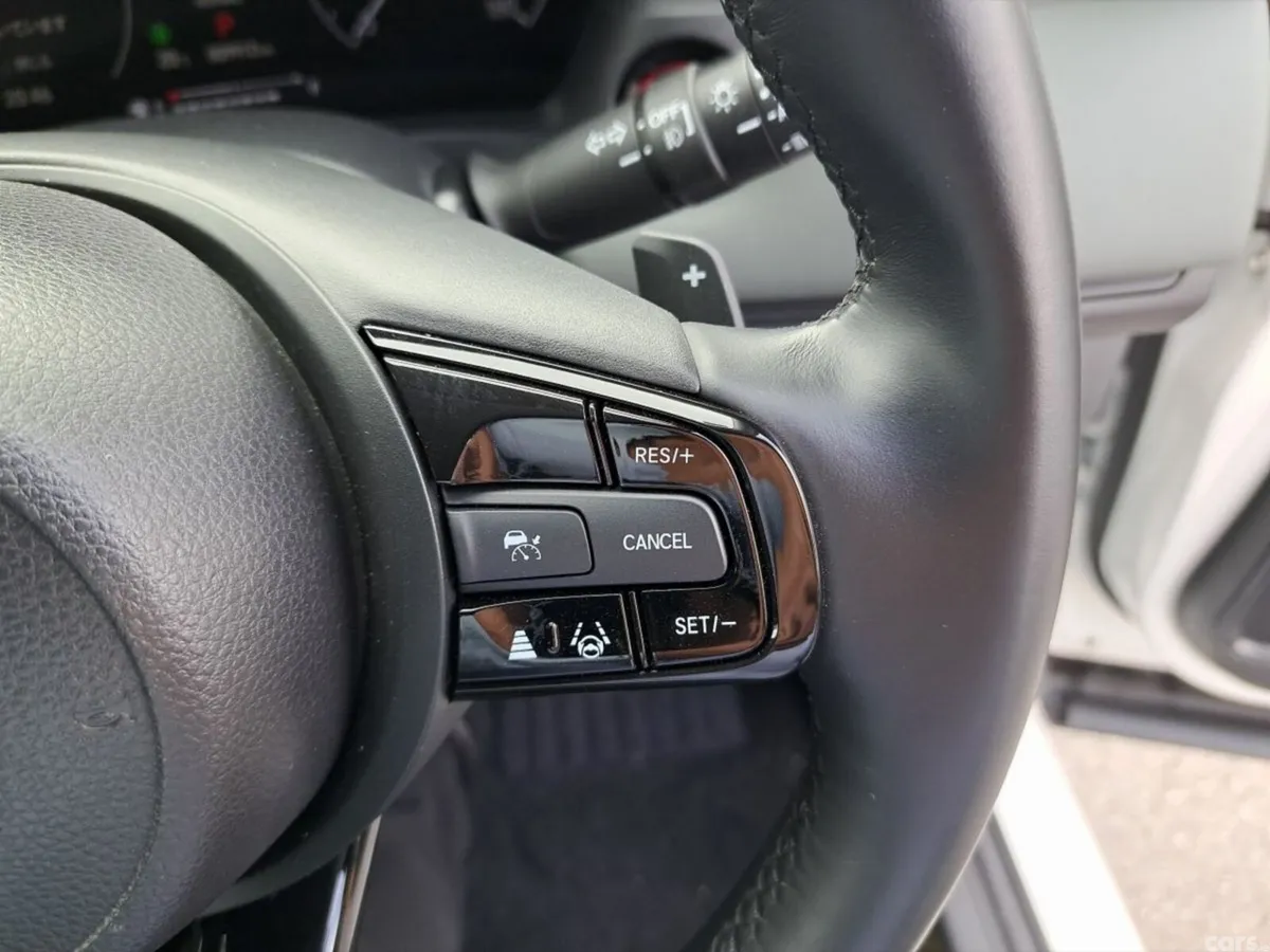 Honda Vezel SUV, Petrol Hybrid, 2024, White