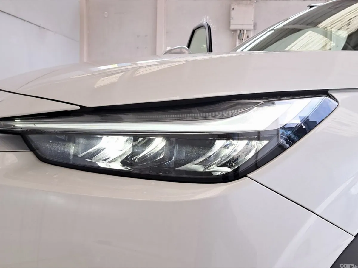Honda Vezel SUV, Petrol Hybrid, 2024, White