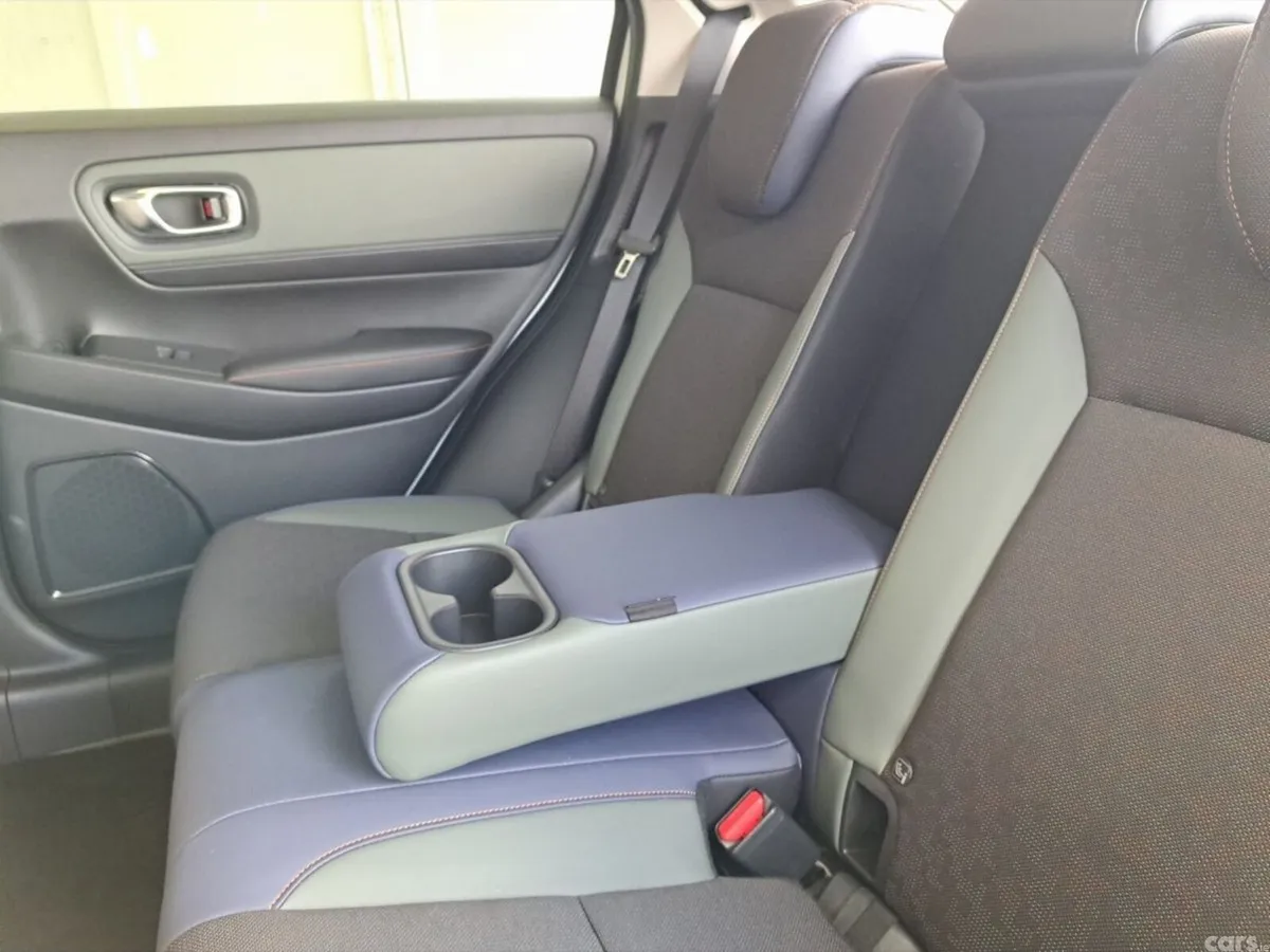 Honda Vezel SUV, Petrol Hybrid, 2024, White