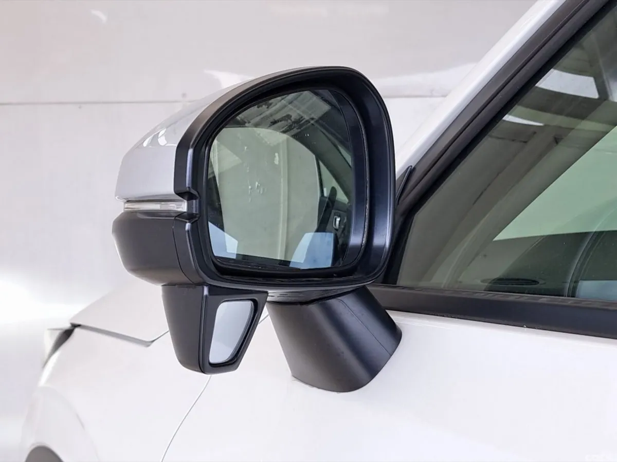 Honda Vezel SUV, Petrol Hybrid, 2024, White