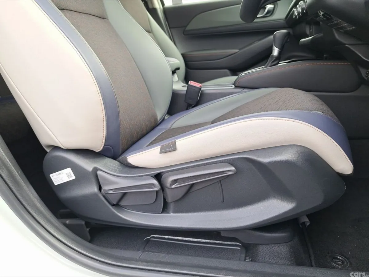 Honda Vezel SUV, Petrol Hybrid, 2024, White