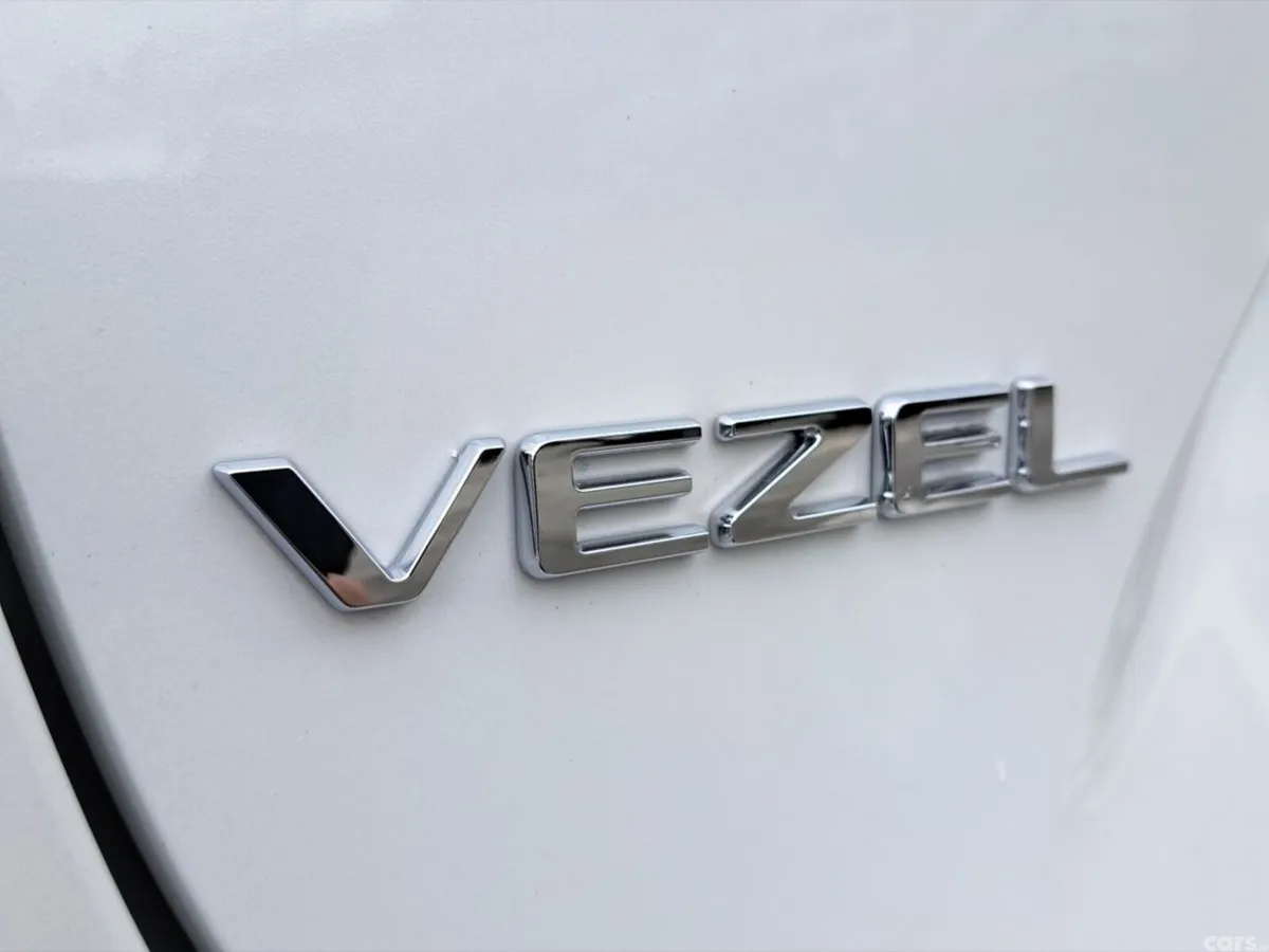 Honda Vezel SUV, Petrol Hybrid, 2024, White