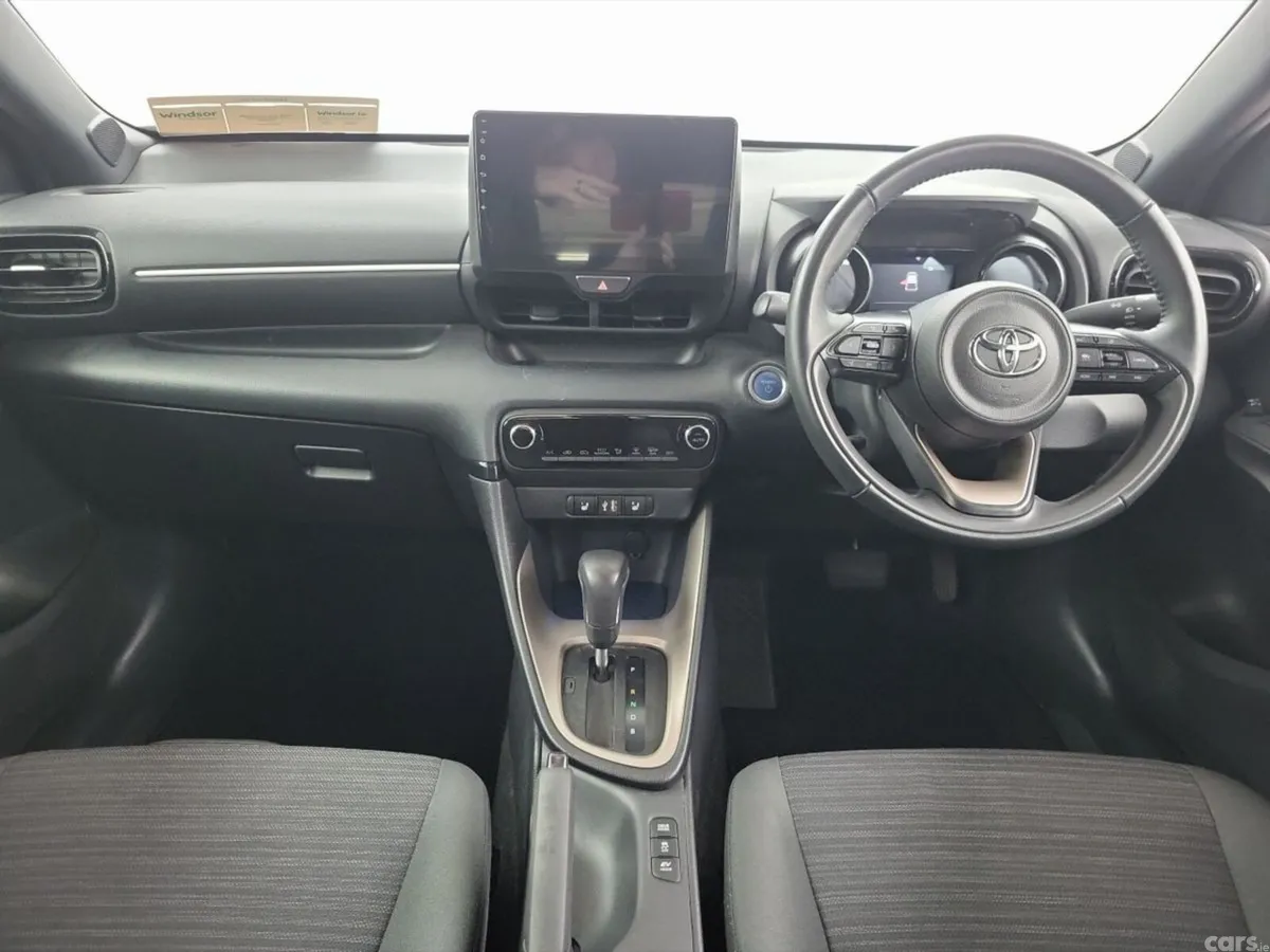 Toyota Yaris Hatchback, Petrol Hybrid, 2023, Brown