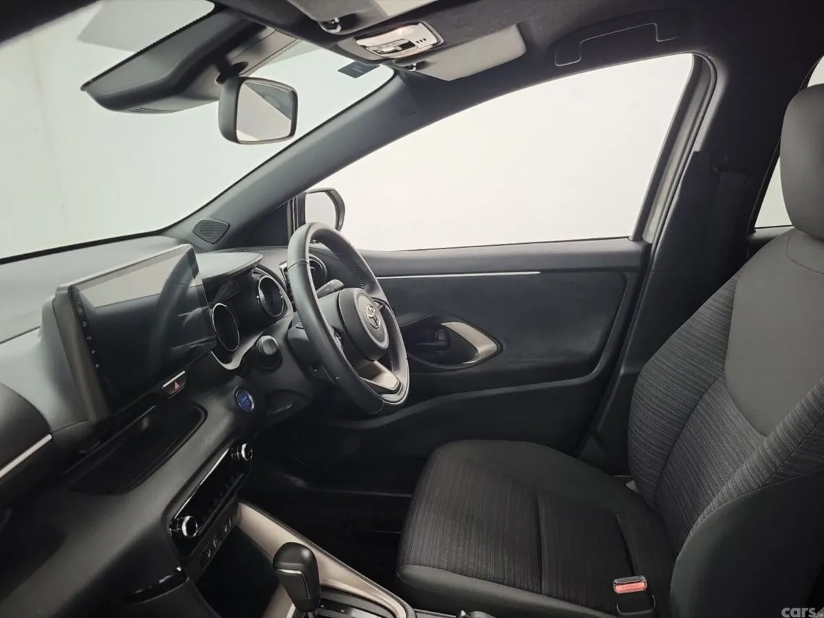 Toyota Yaris Hatchback, Petrol Hybrid, 2023, Brown