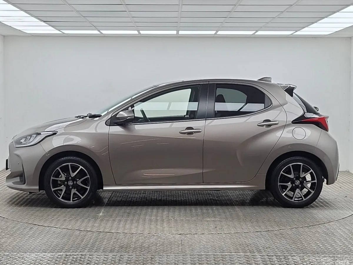 Toyota Yaris Hatchback, Petrol Hybrid, 2023, Brown