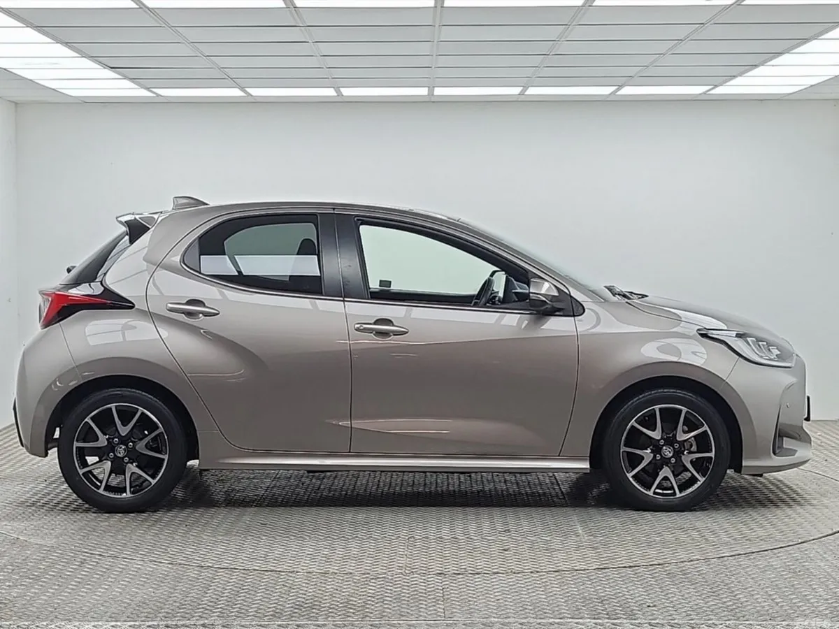 Toyota Yaris Hatchback, Petrol Hybrid, 2023, Brown