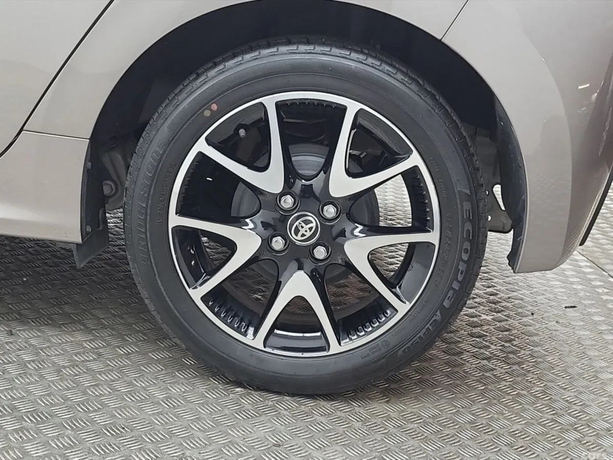 Toyota Yaris Hatchback, Petrol Hybrid, 2023, Brown
