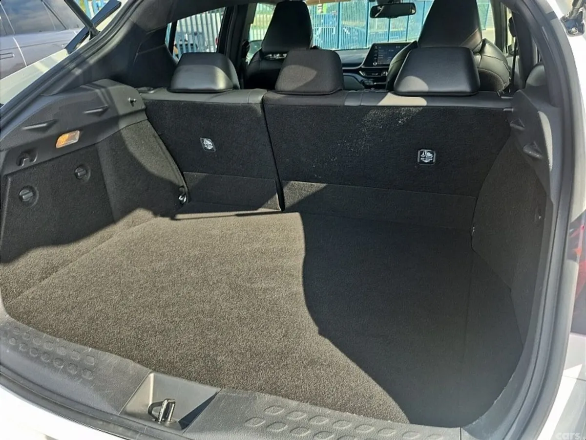 Toyota C-HR SUV, Petrol Hybrid, 2021, White