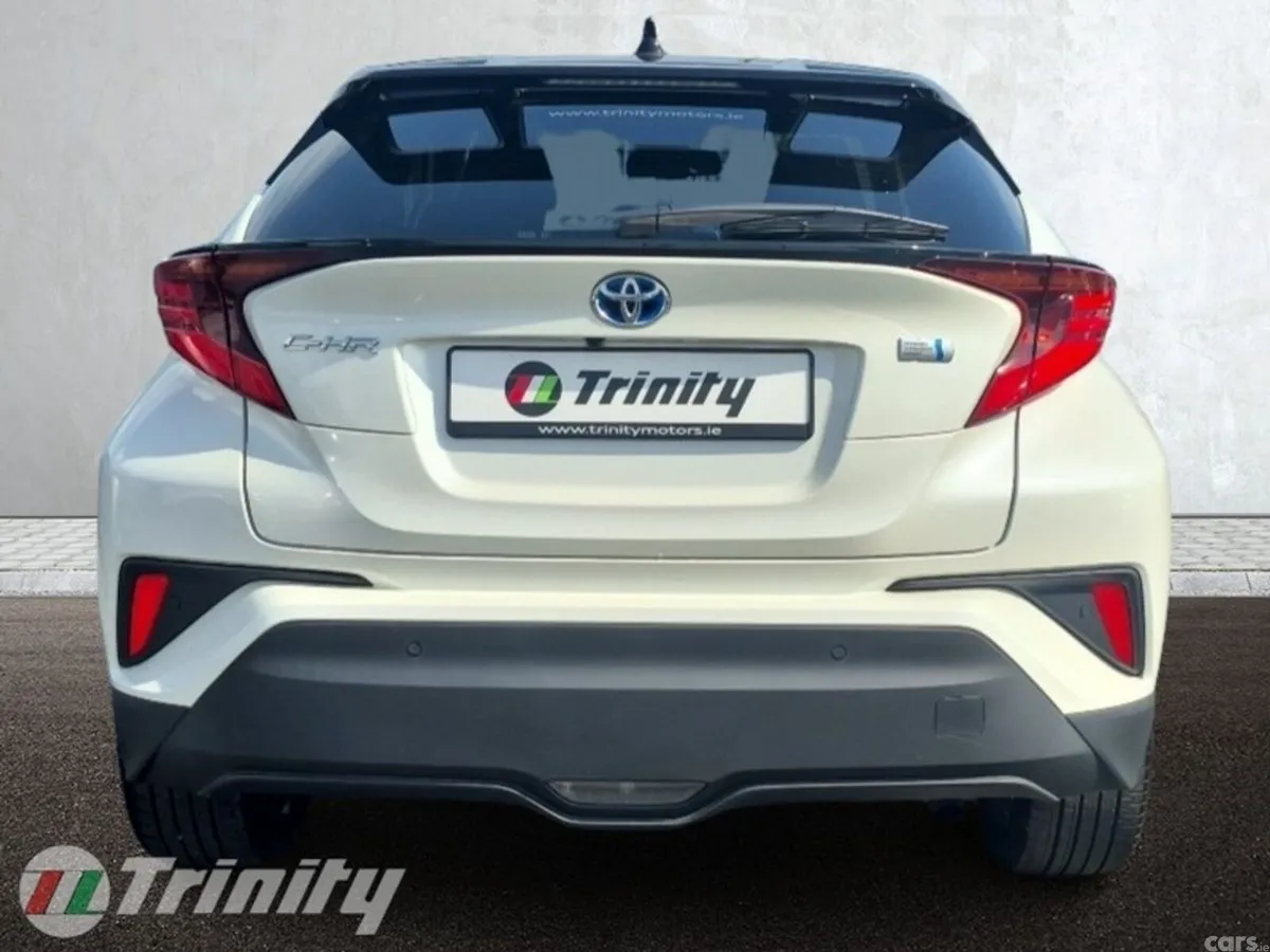 Toyota C-HR SUV, Petrol Hybrid, 2021, White