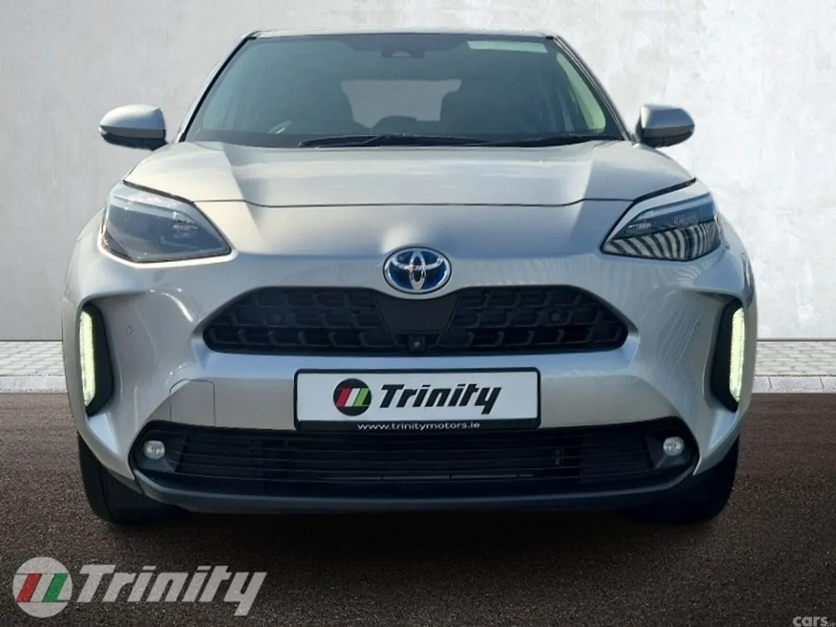 Toyota Yaris Cross SUV, Petrol Hybrid, 2021, Silver