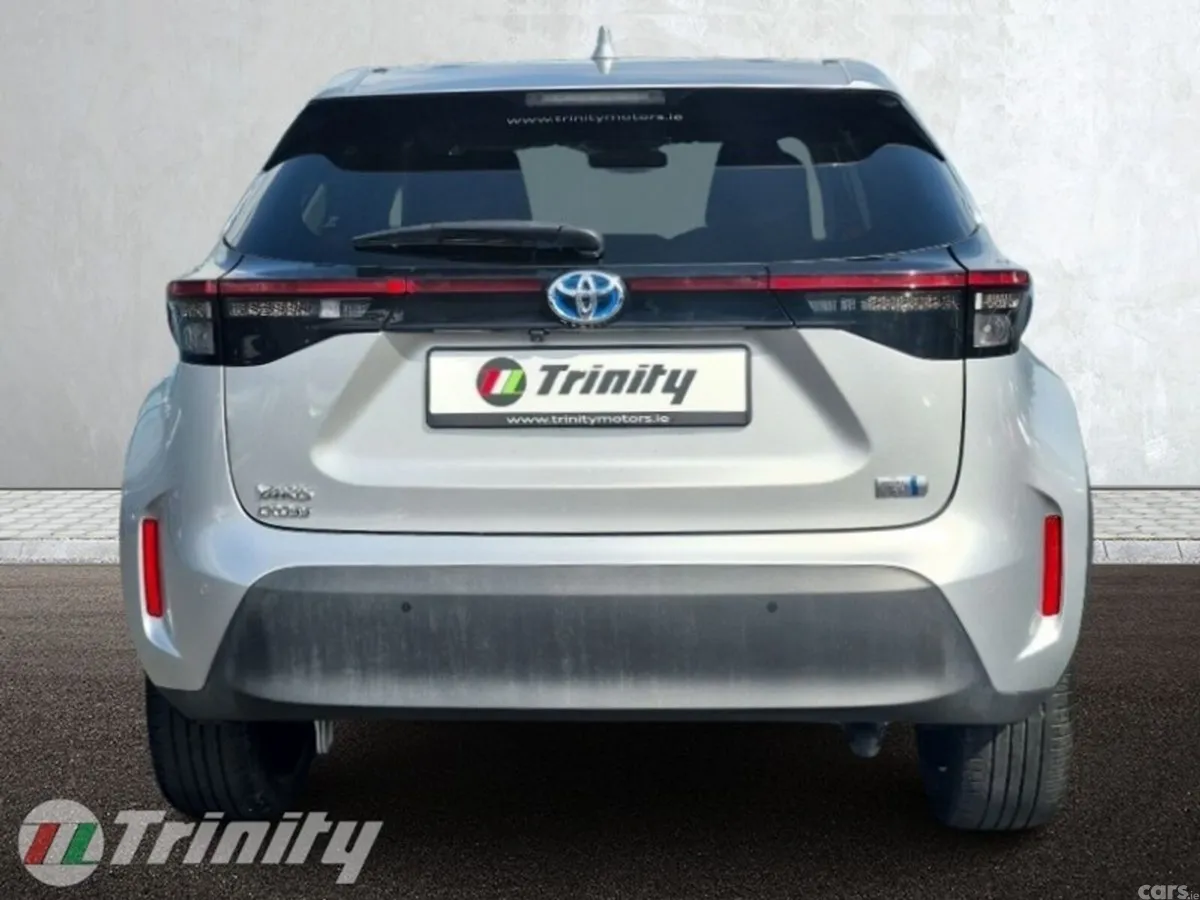 Toyota Yaris Cross SUV, Petrol Hybrid, 2021, Silver