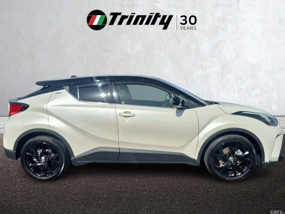 Toyota C-HR SUV, Petrol Hybrid, 2021, White