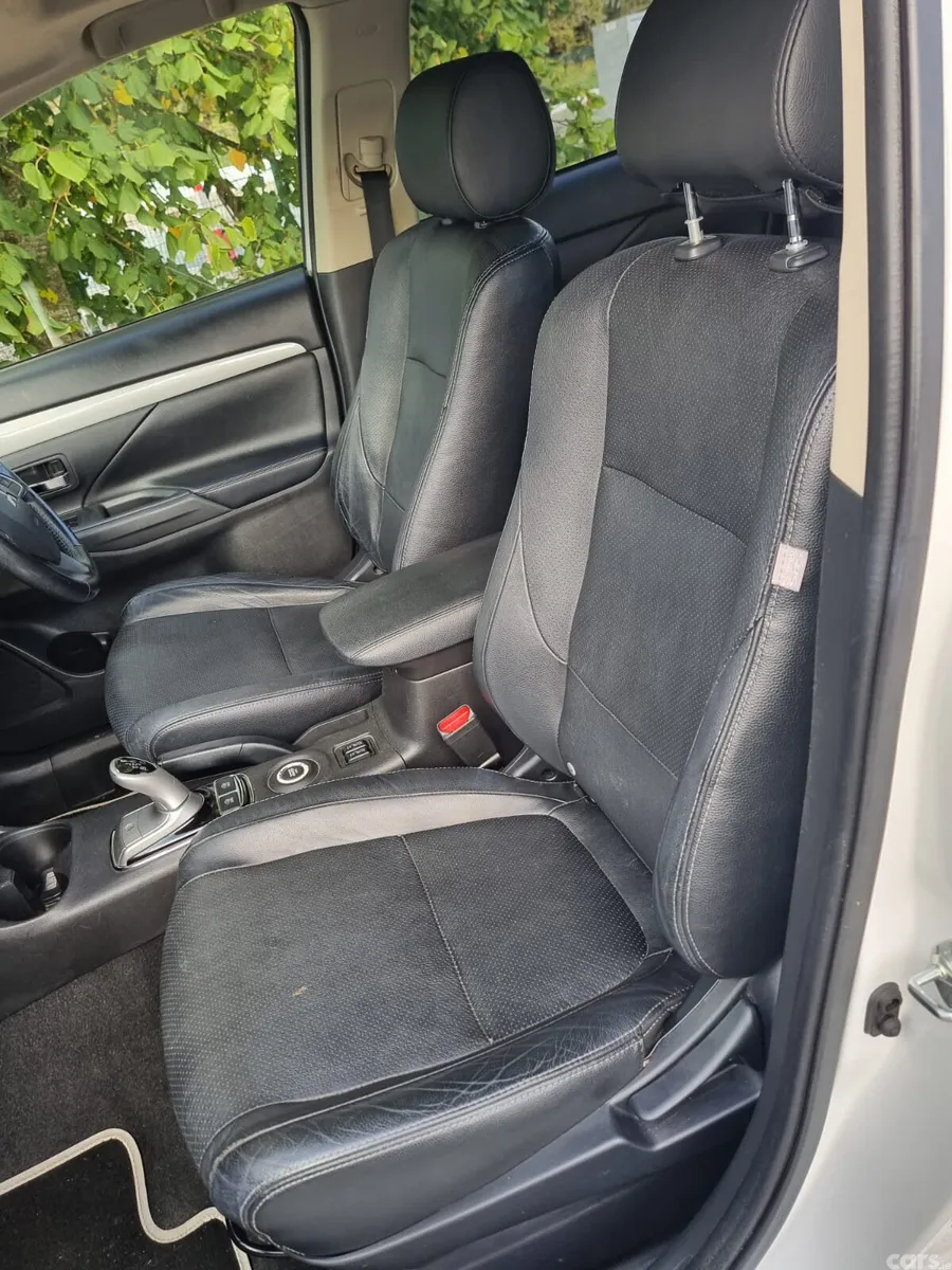 Mitsubishi Outlander SUV, Petrol Plug-in Hybrid, 2015, White