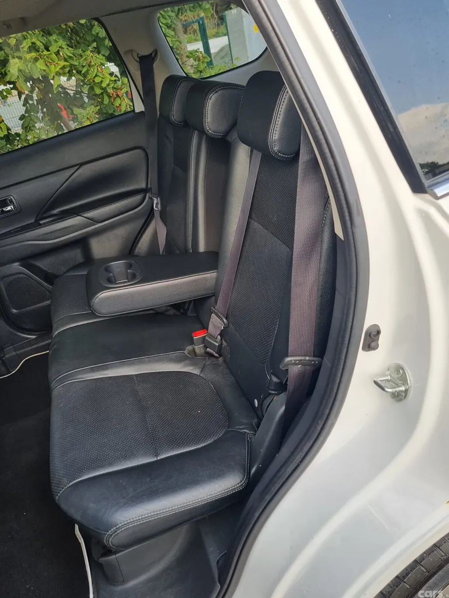 Mitsubishi Outlander SUV, Petrol Plug-in Hybrid, 2015, White