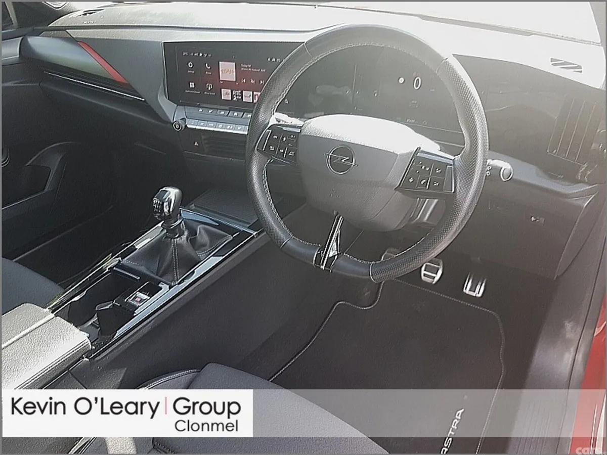 Opel Astra Hatchback, Petrol, 2022, Red