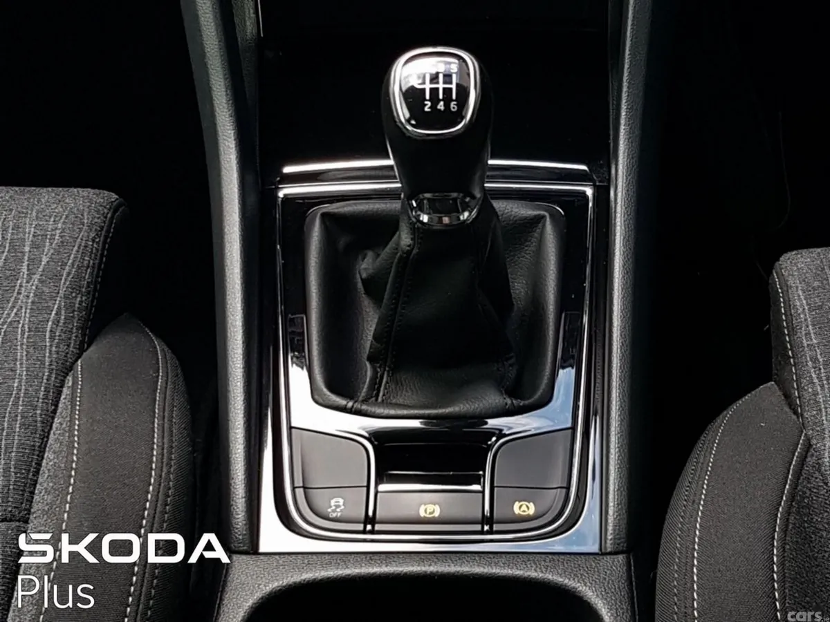 Skoda Karoq Estate, Diesel, 2021, White