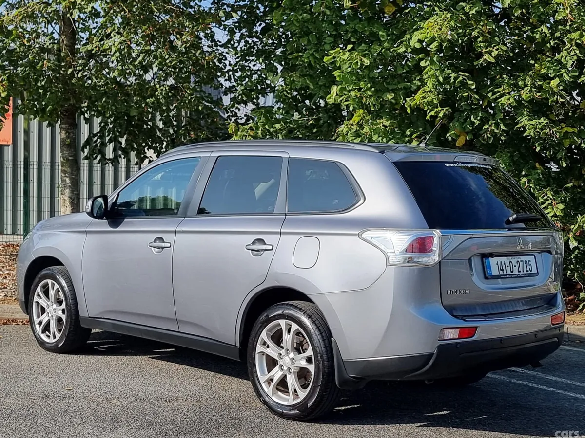 Mitsubishi Outlander SUV, Diesel, 2014, Grey