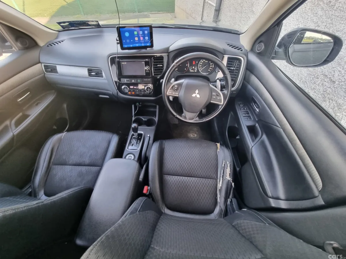 Mitsubishi Outlander SUV, Diesel, 2014, Grey