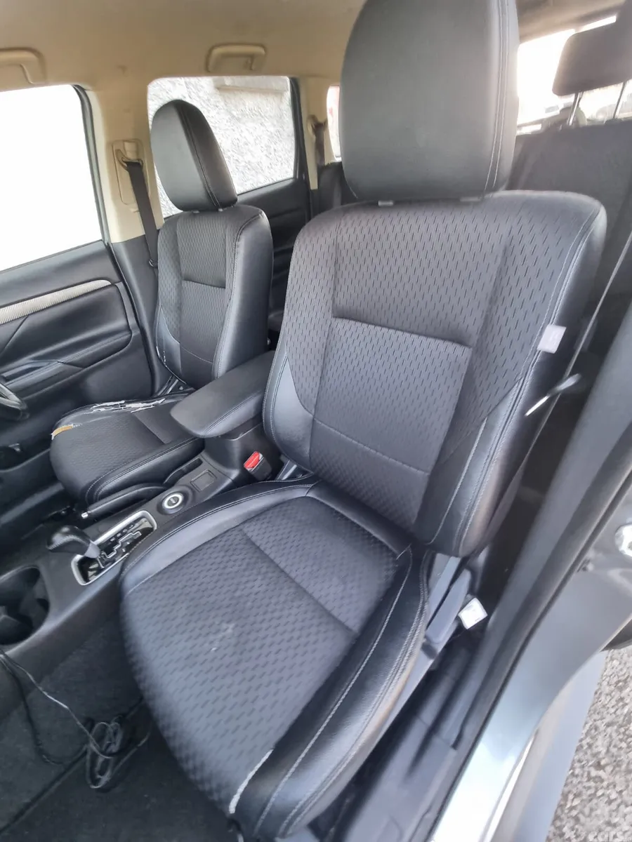 Mitsubishi Outlander SUV, Diesel, 2014, Grey