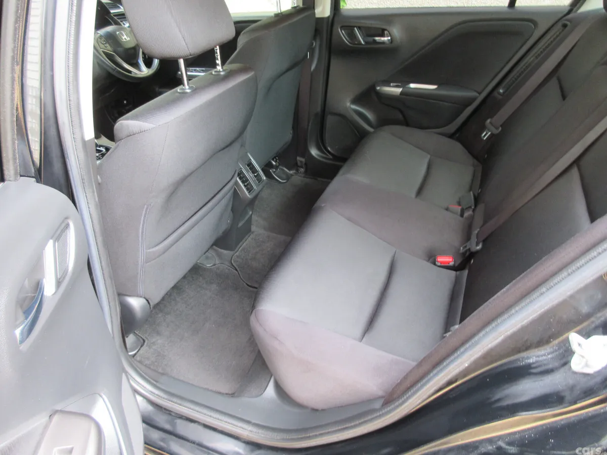 Honda Grace Saloon, Petrol Hybrid, 2015, Black
