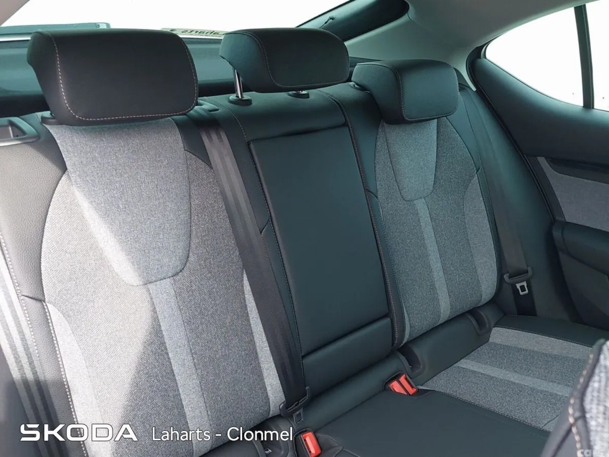Skoda Octavia Saloon, Diesel, 2026, Grey