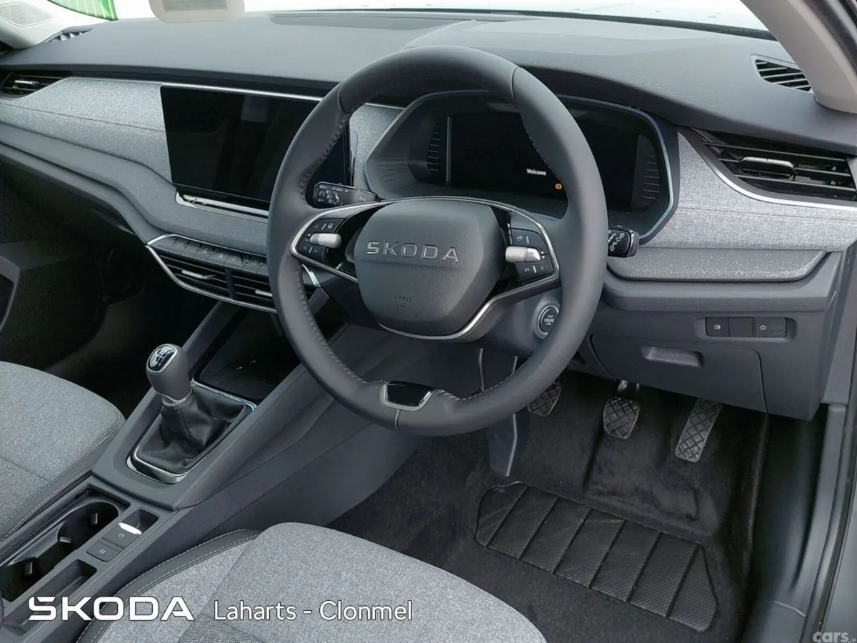 Skoda Octavia Saloon, Diesel, 2026, Grey