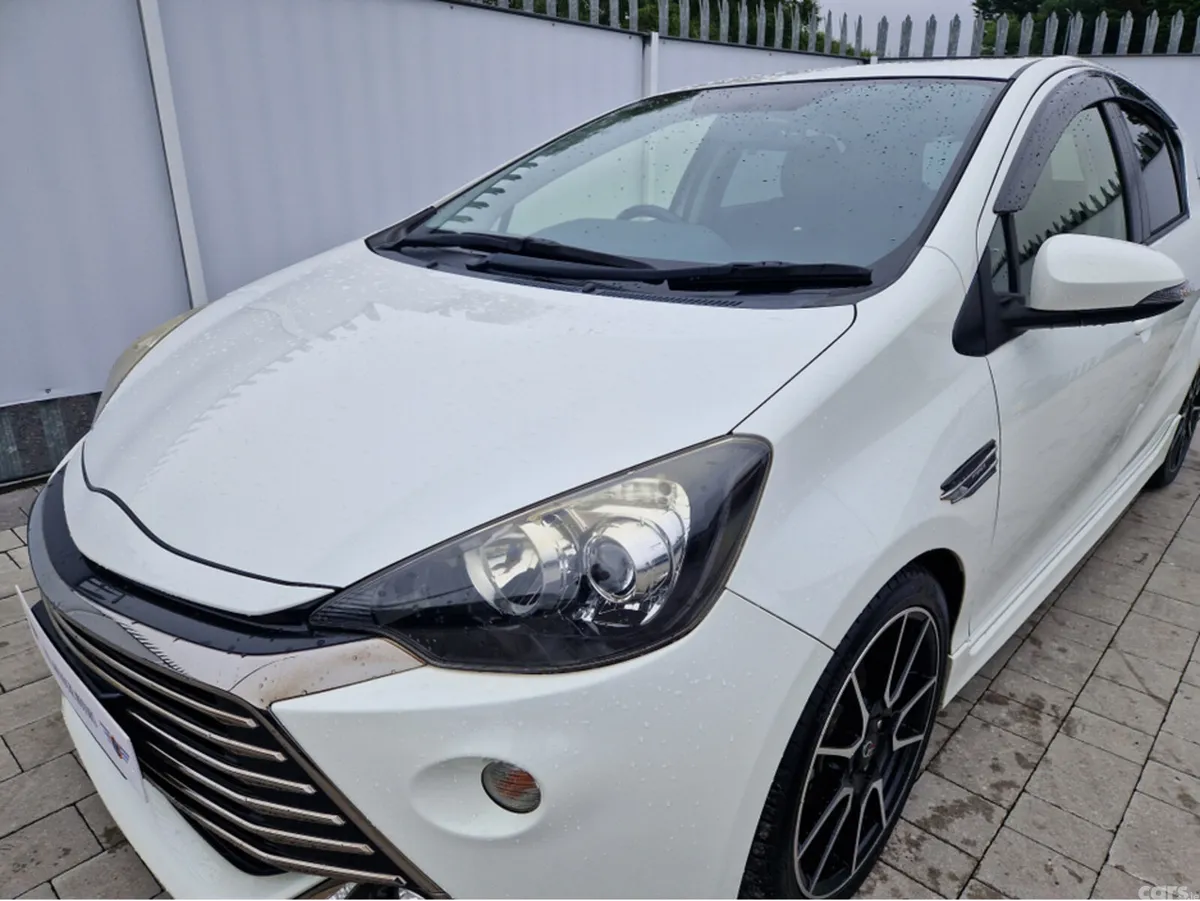 Toyota Aqua Hatchback, Petrol Hybrid, 2015, White