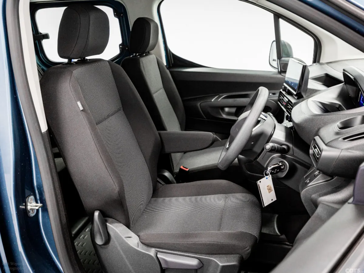 Peugeot Partner Van, Diesel, 2026, Blue