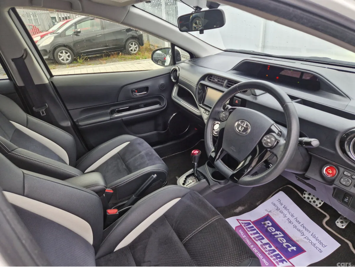 Toyota Aqua Hatchback, Petrol Hybrid, 2015, White
