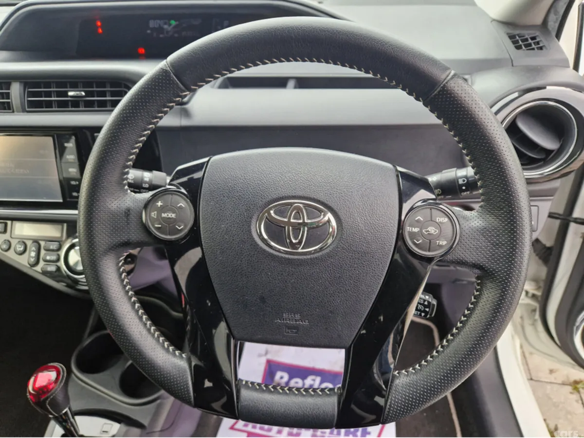 Toyota Aqua Hatchback, Petrol Hybrid, 2015, White