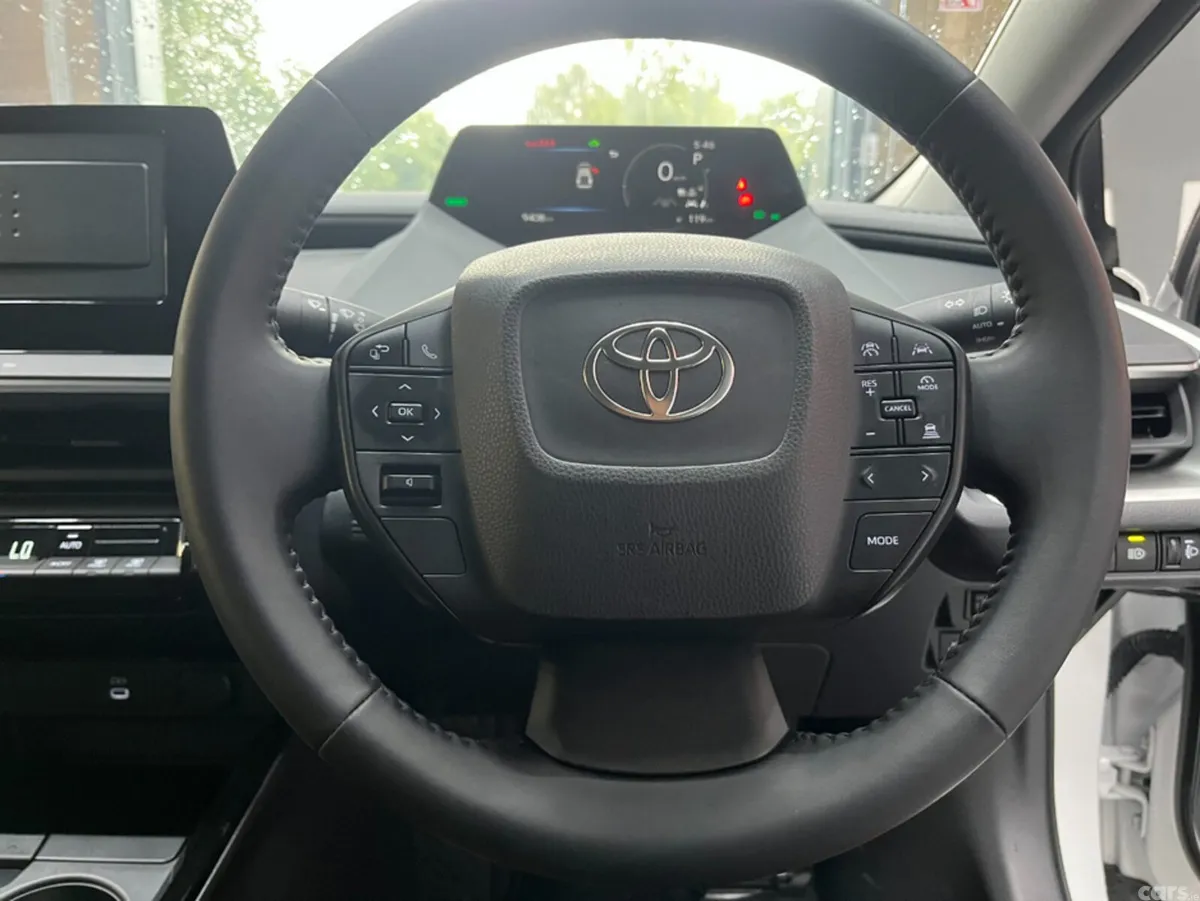 Toyota Prius Saloon, Petrol Hybrid, 2025, White