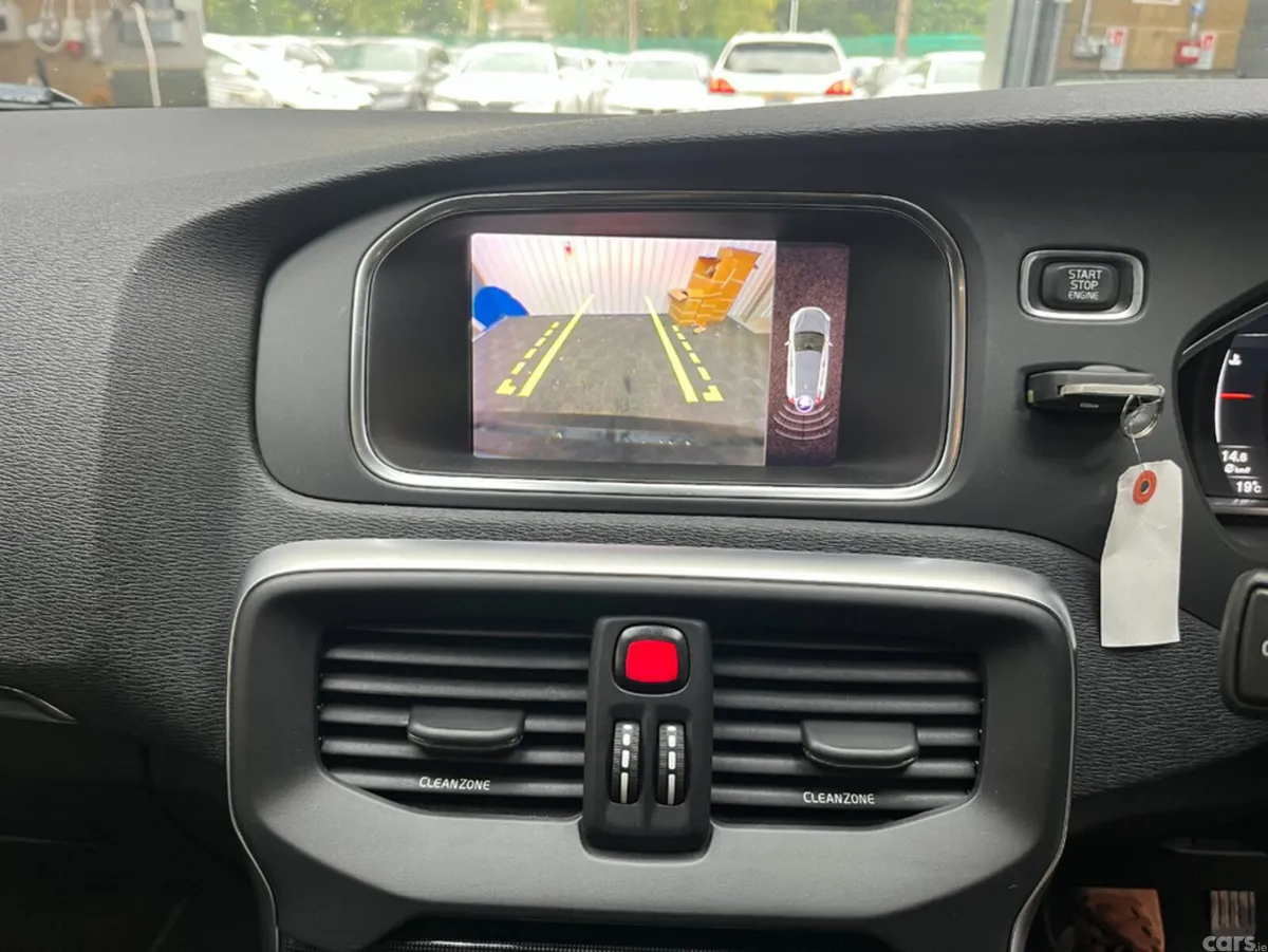 Volvo V40 Estate, Diesel, 2018, Black