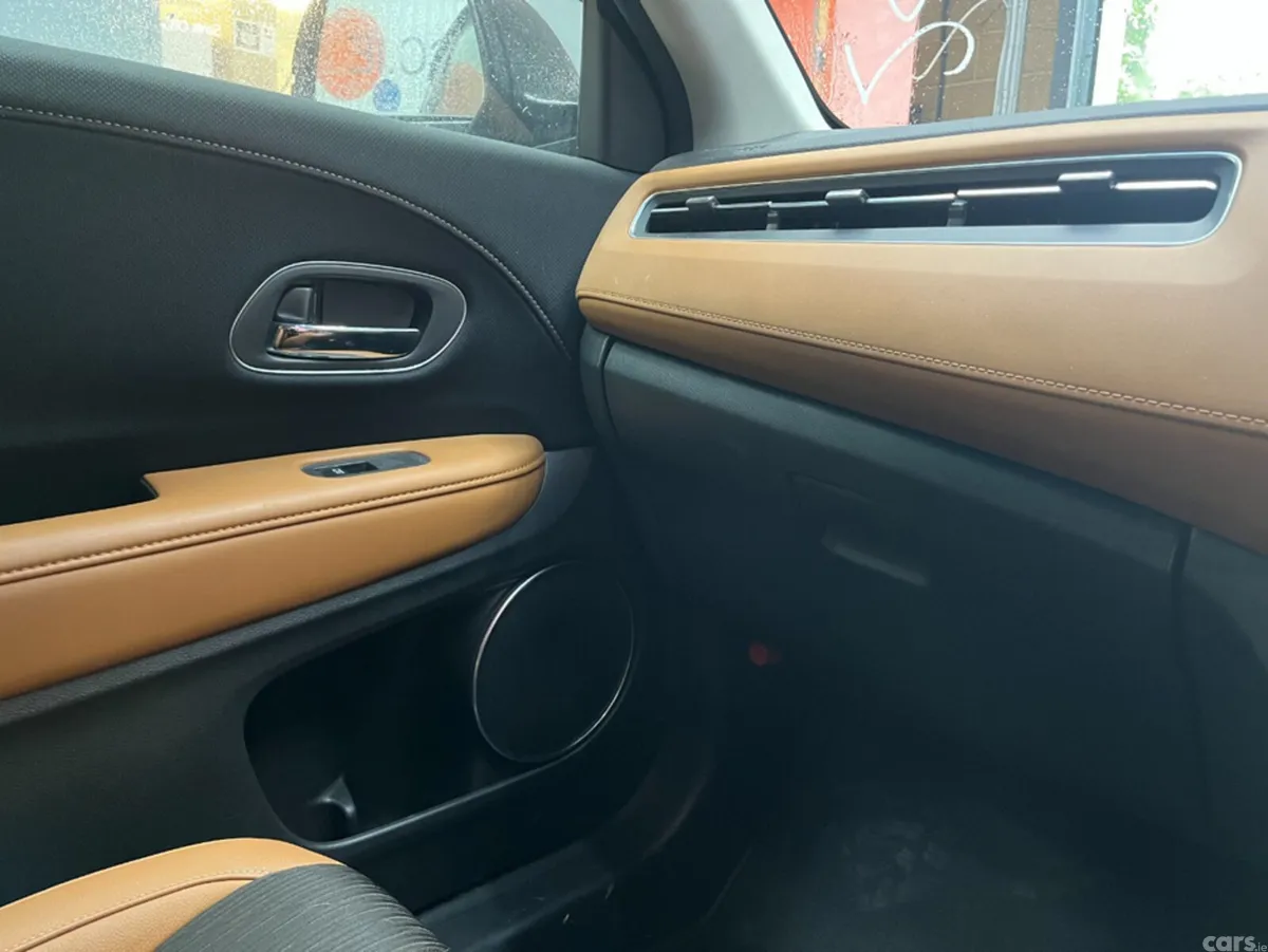 Honda Vezel SUV, Petrol Hybrid, 2020, Grey