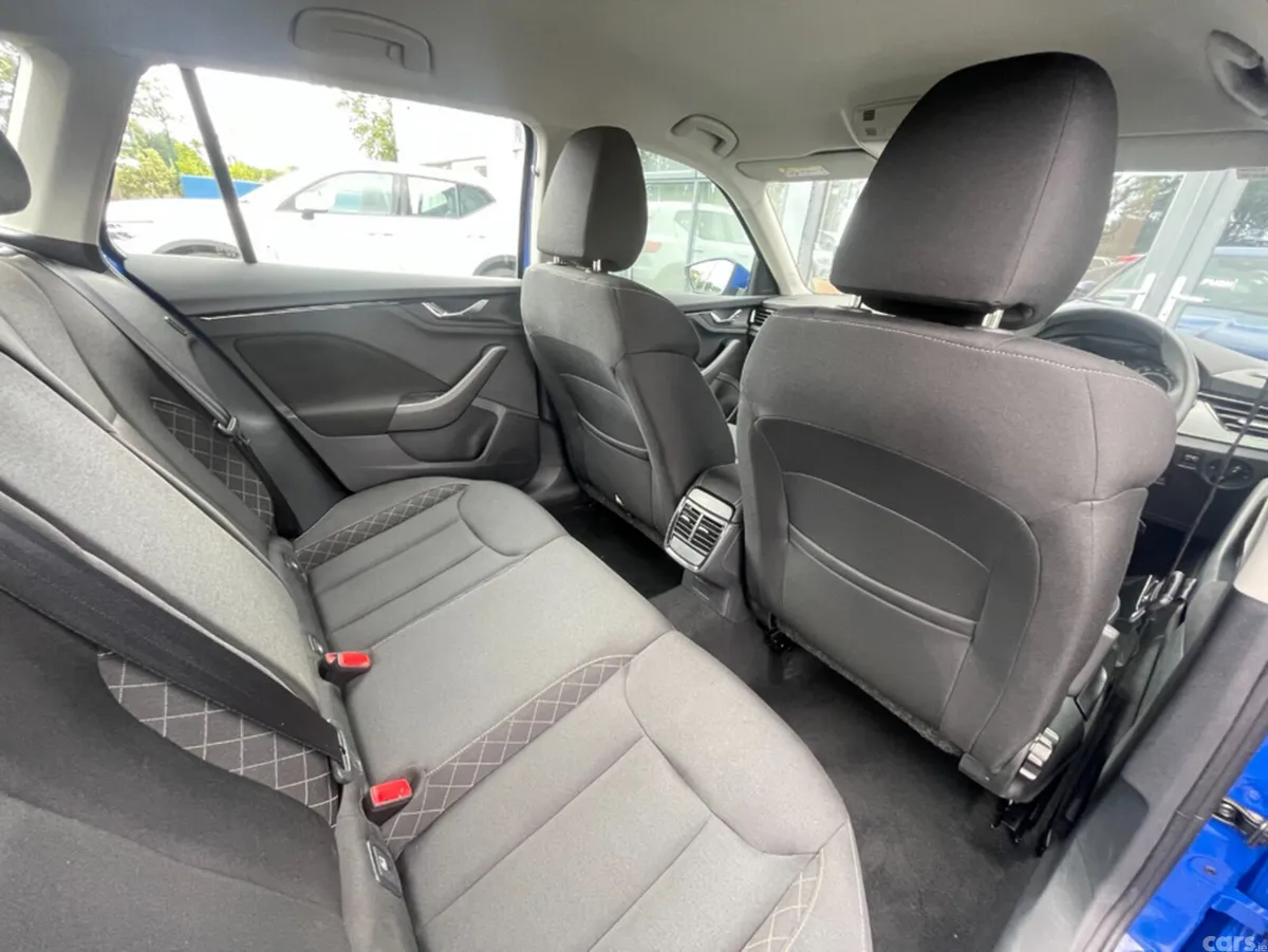 Skoda Kamiq Hatchback, Petrol, 2023, Blue
