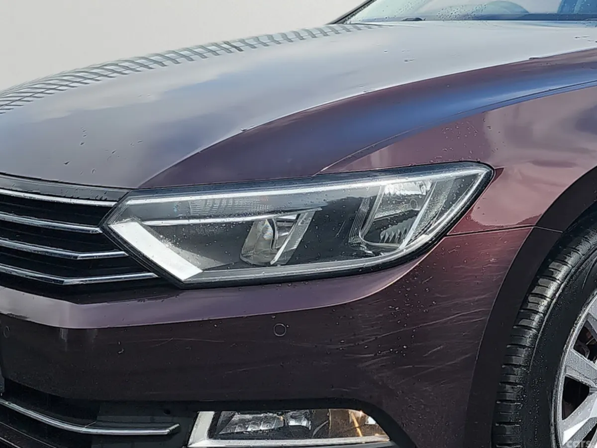 Volkswagen Passat Saloon, Diesel, 2016, Red