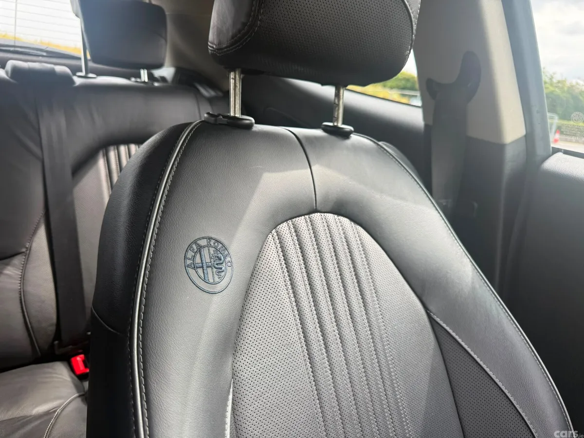 Alfa Romeo Mito MPV, Diesel, 2013, White